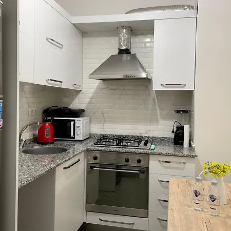 Central Location , Modern Family , Near Sea