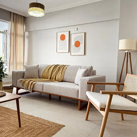 Central Location , Modern Family , Near Sea *